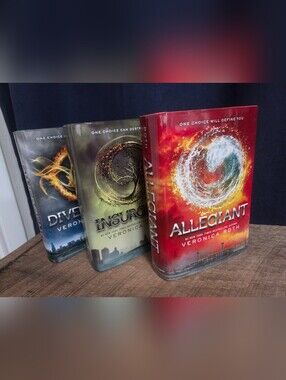 Divergent Book Series Set Of 3 Veronica Roth Hardcover 1st Edition Bin U